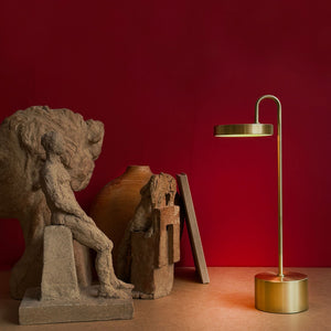 MooveLIGHT Bordlampe Inkl. Trådløs Oplader - Messing