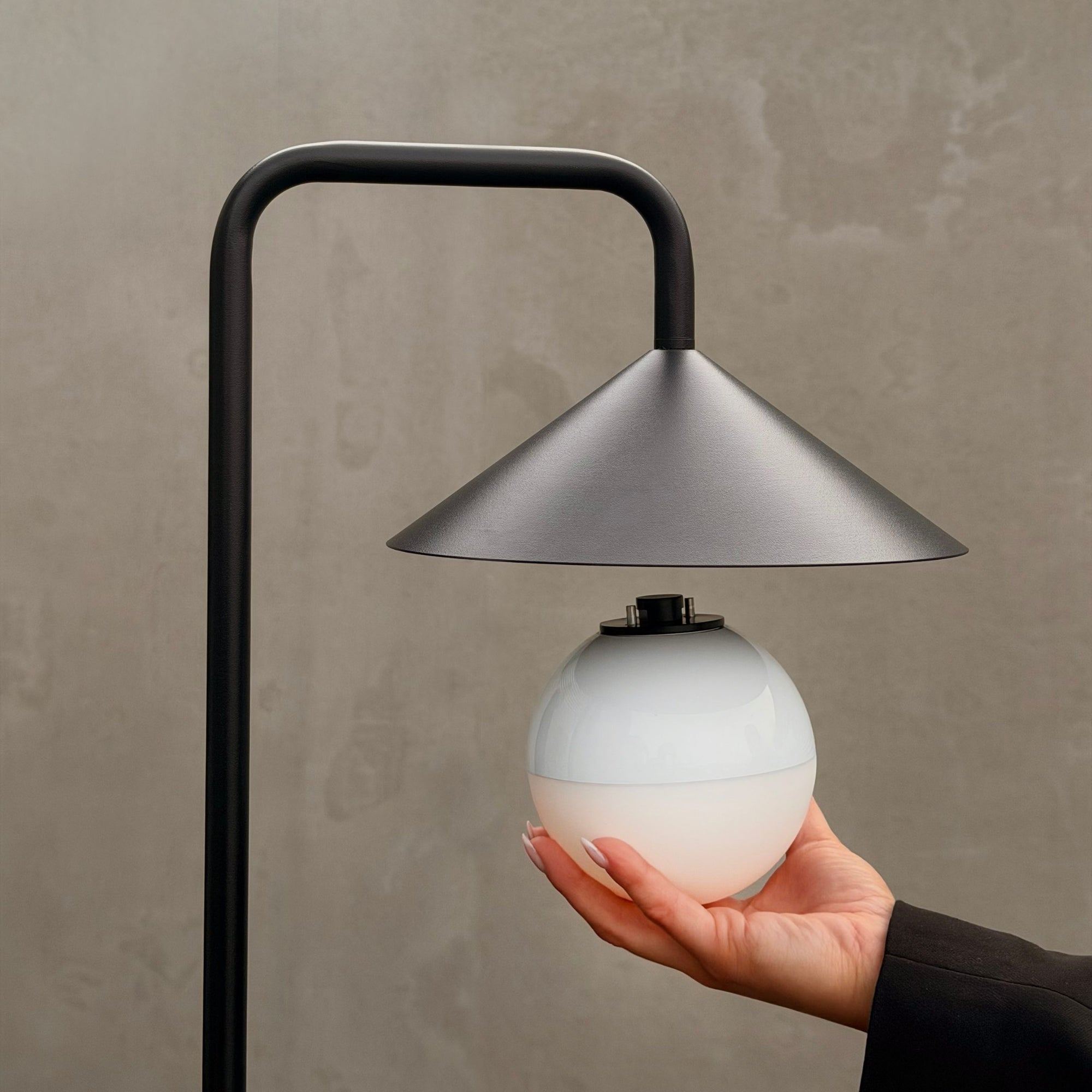 Nova Udendørs Havespyd Med Lyskugle Og Fjernbetjening