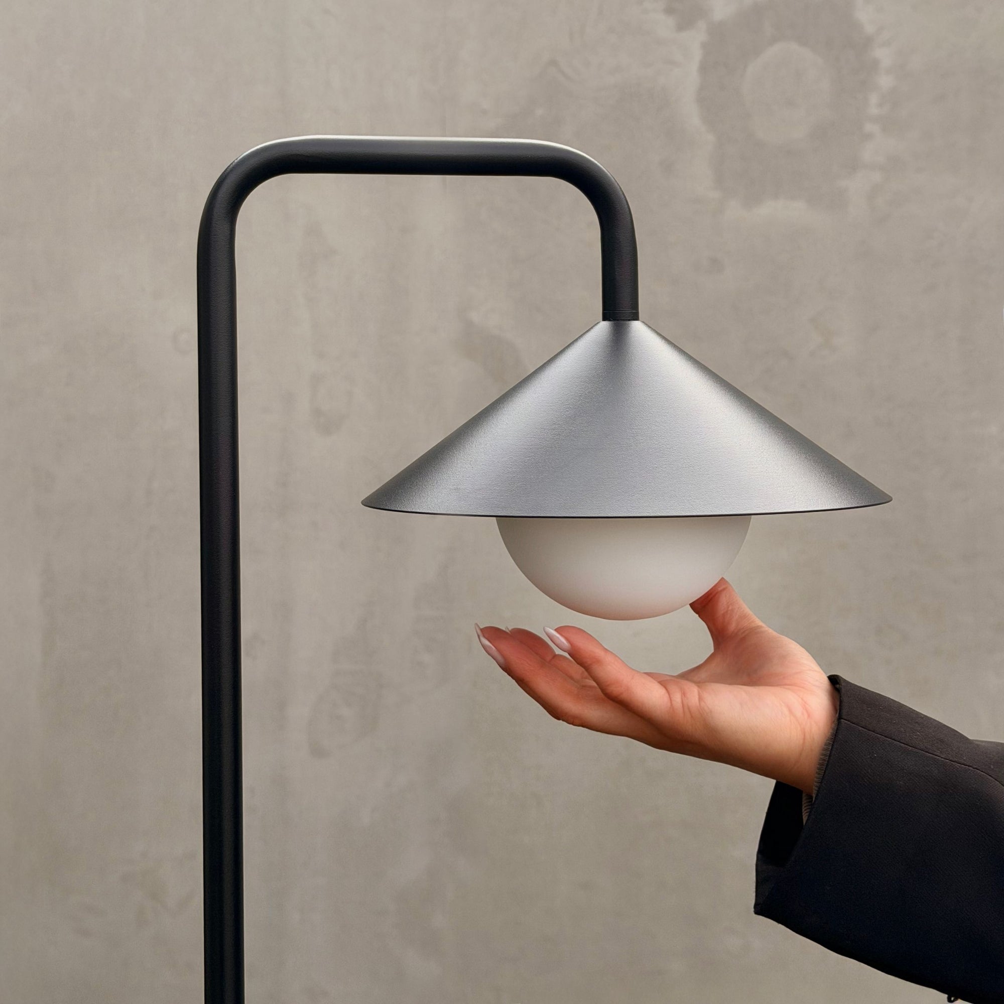 Nova Udendørs Havespyd Med Lyskugle Og Fjernbetjening