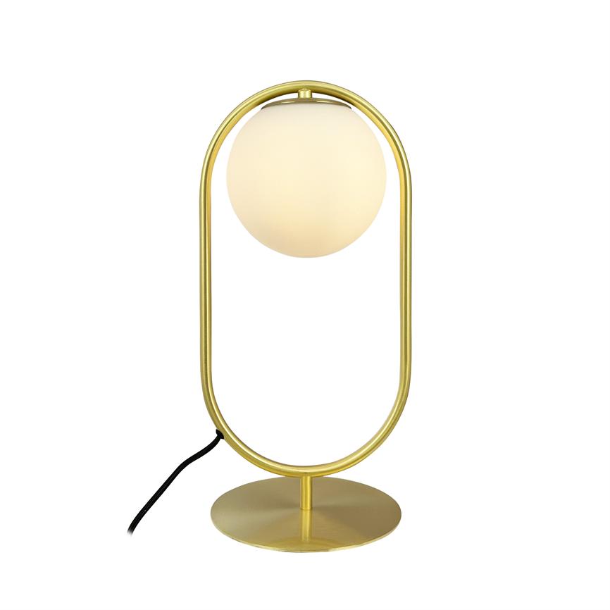 Bordlampe udsender blødt lys; en frostet glasglob hænger i en oval guldramme over en rund fod på hvid baggrund, med sort ledning til venstre.