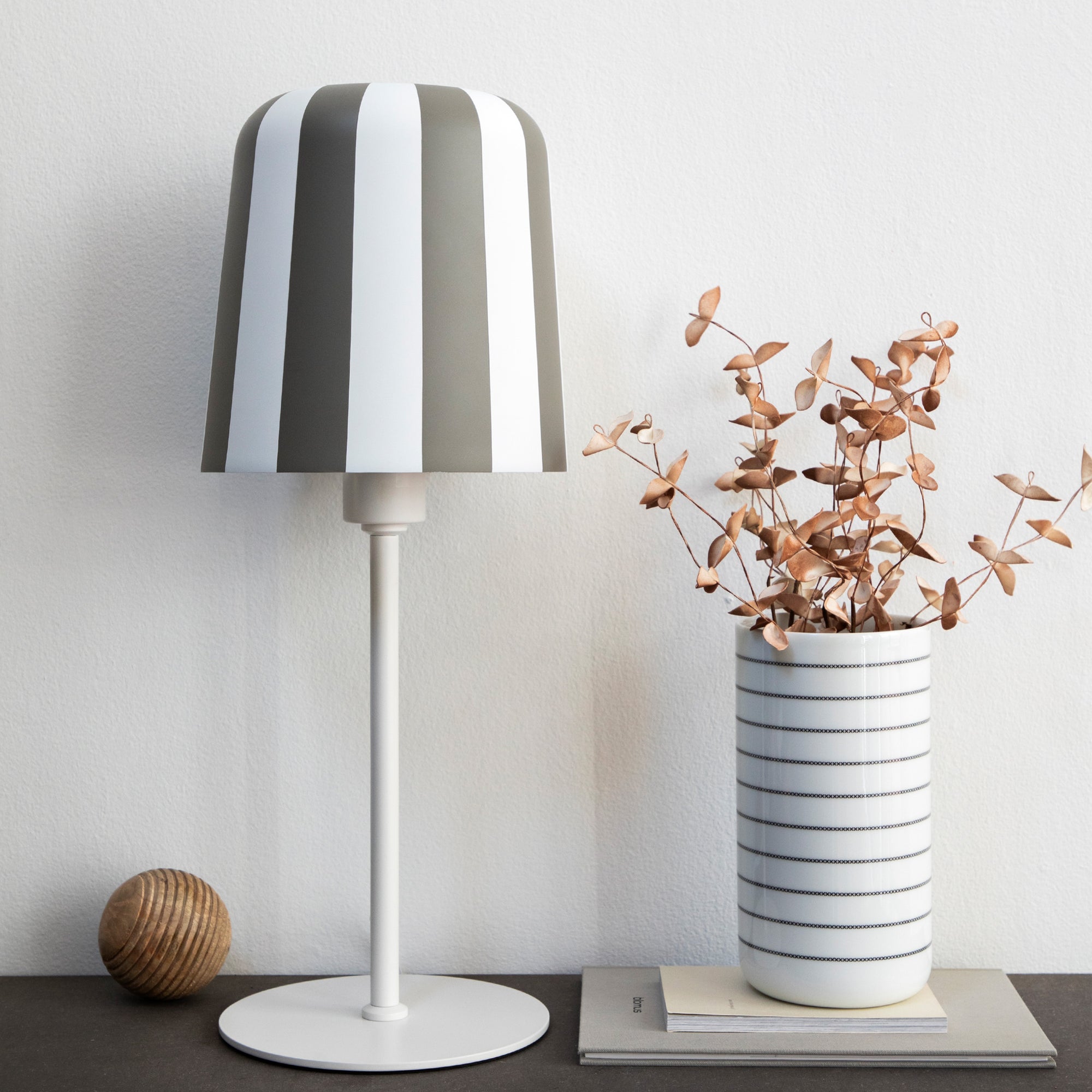 Gry Bordlampe - Grå
